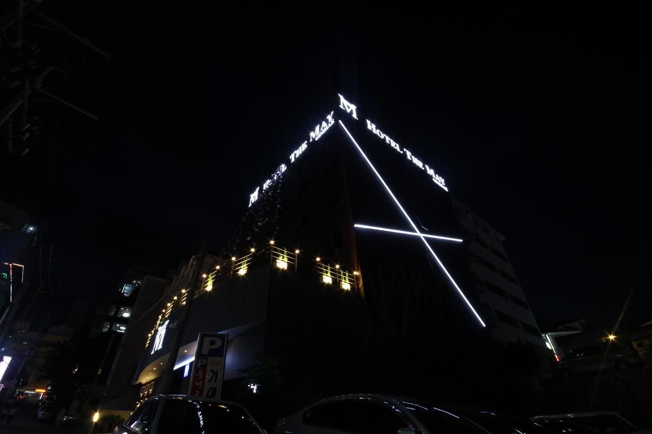 Hotel The May Gimhae Bagian luar foto