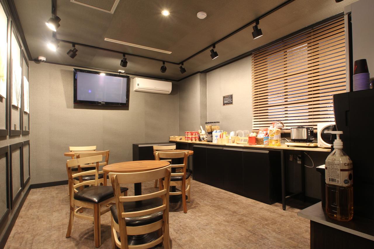 Hotel The May Gimhae Bagian luar foto